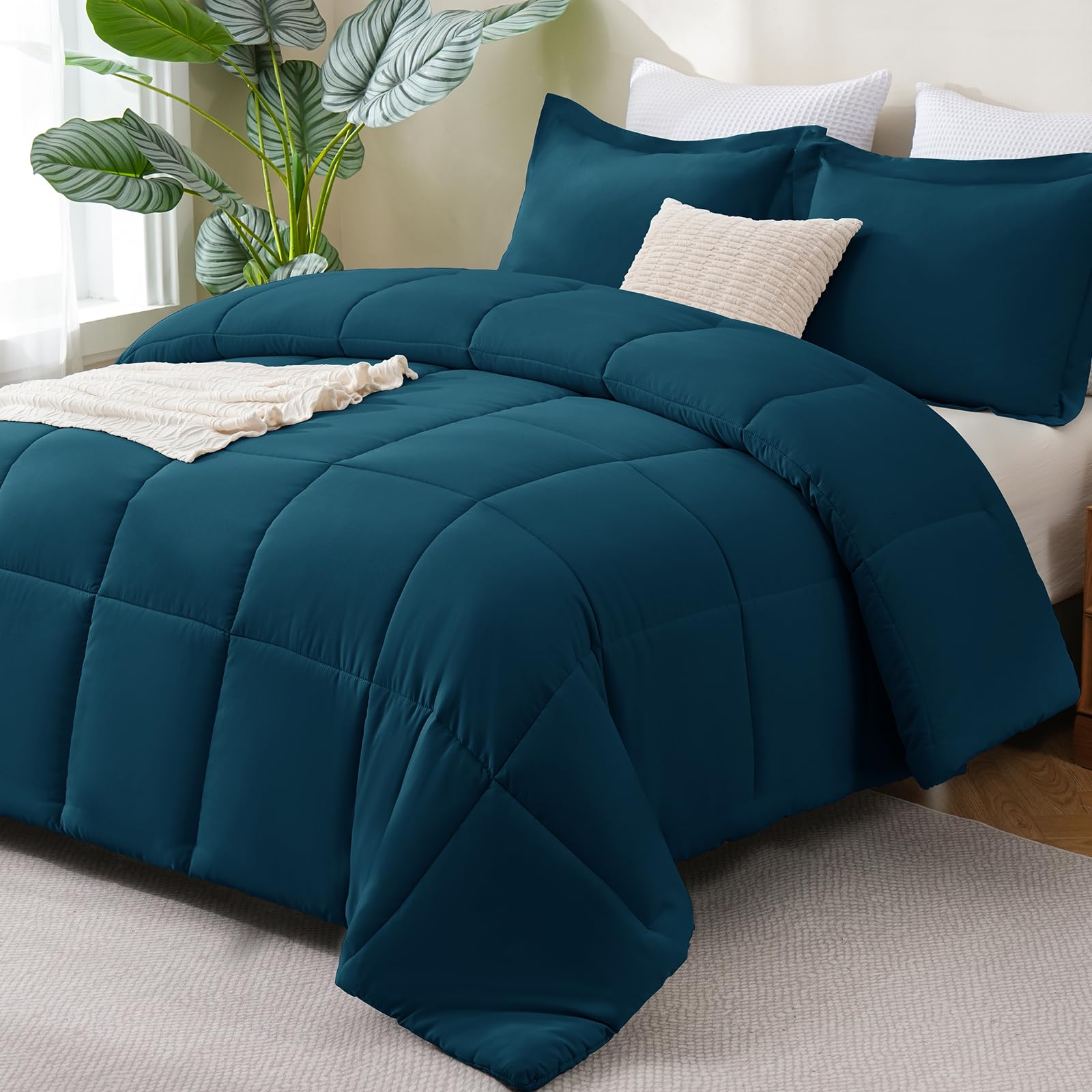 CozyLux Queen Comforter Set Black - 270GSM 3 Pieces Box Stitched Comforters Queen Size, Soft Bed Set for All Seasons, Lightweight Bedding Sets with 1 Down Alternative Comforter and 2 Pillow Shams
